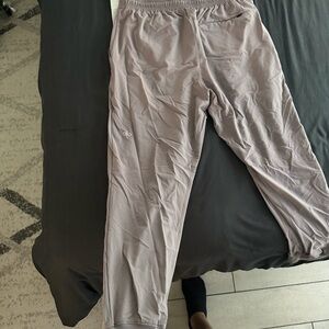 Alo Yoga Light Gray / purple co op Joggers